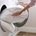 Giặt ruột gối với máy giặt là phương pháp tiết kiệm thời gian hiệu quả
