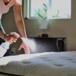 Nên hạn chế tối đa việc việc làm ướt nệm bằng nước