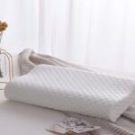 Gối cao khi mới mua có mùi hắc và nồng của mủ cao su tự nhiên