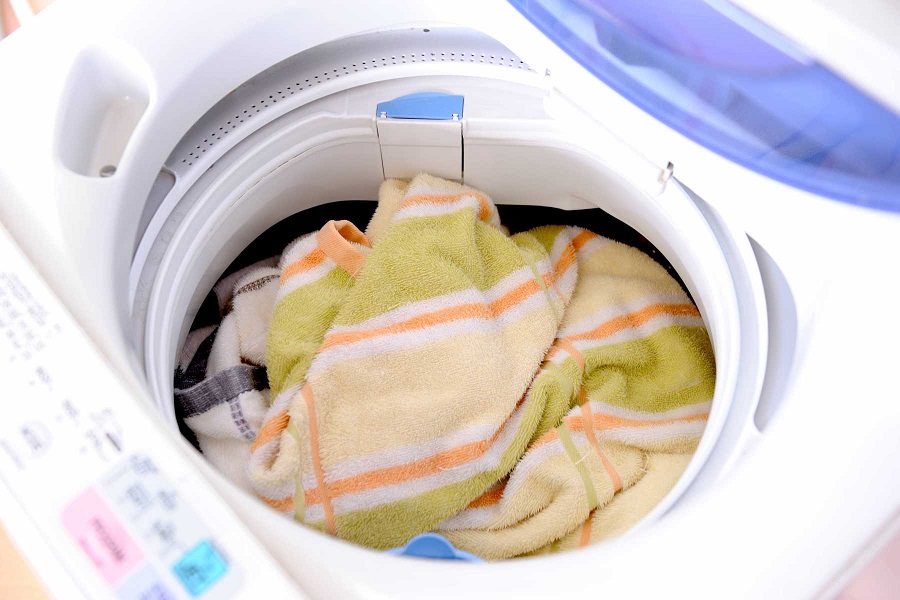 Cần lưu ý trọng lượng của chăn khi giặt máy
