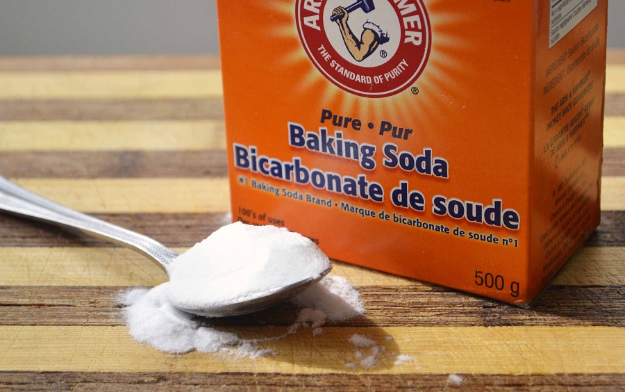 Baking soda là nguyên liệu tẩy trắng ruột gối hiệu quả và an toàn