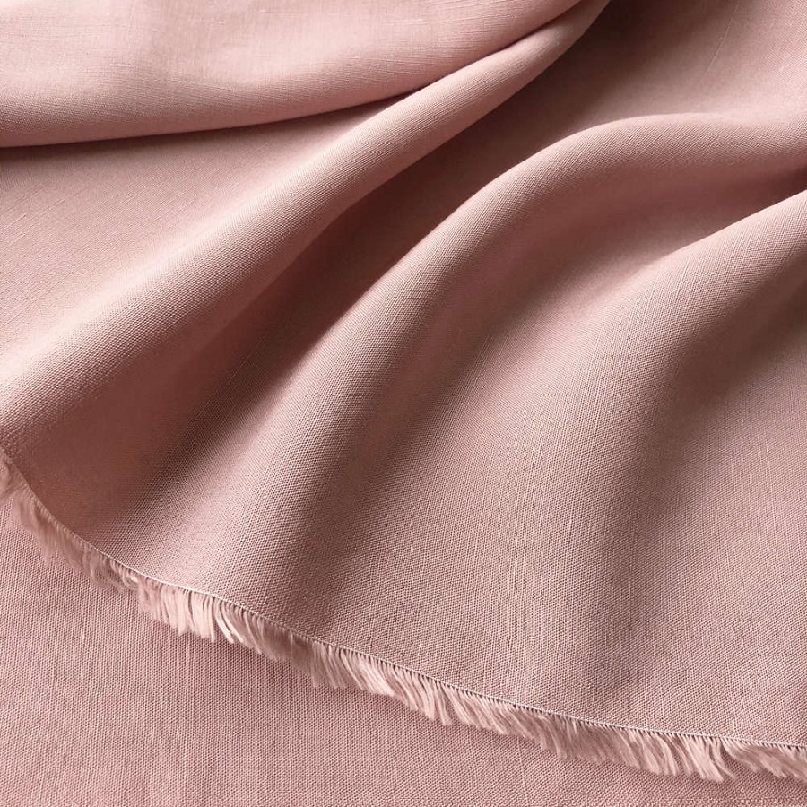 Tencel được đánh giá là loại vải an toàn và thân thiện với môi trường nhất trên thị trường hiện nay. Chất liệu này có màu sắc đa dạng, bắt mắt lại dễ nhuộm và có độ bền cao nên rất được ưa chuộng.