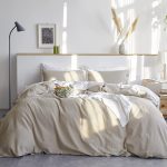 Chăn ga gối làm từ sợi vải linen có khả năng thấm hút tốt nên đặc biệt phù hợp sử dụng trong mùa hè