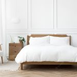 Chăn ga gối đệm màu trắng phù hợp với mọi phong cách thiết kế nội thất